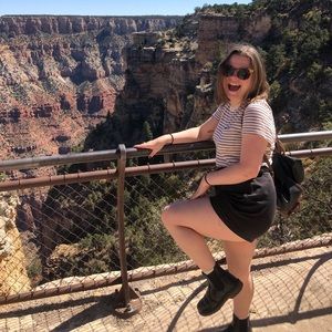 🌅Meet Your Posher 🌅